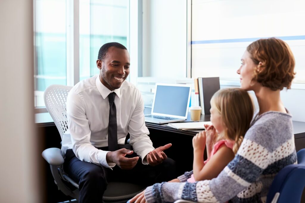 pediatrician meeting with mother and child in hosp 2024 10 19 16 01 32 utc 1