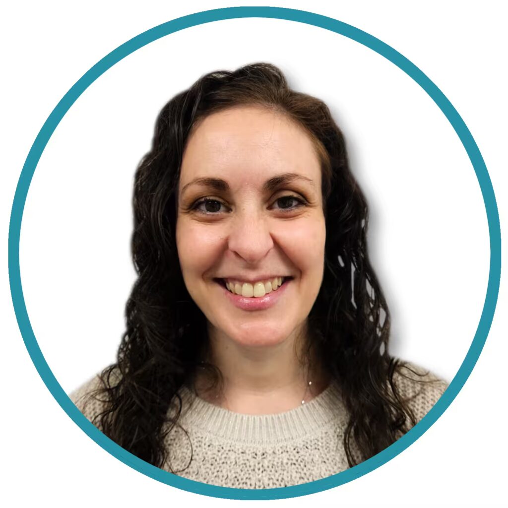 Anneylse Circle Headshot converted